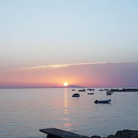 Seaside In With Barbecue Apartman