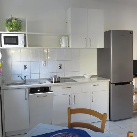 Seaside In With Barbecue Apartment