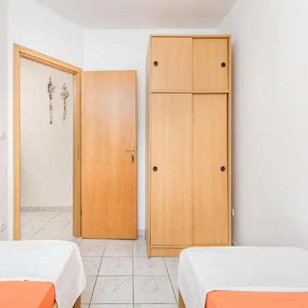 Seaside In With Barbecue Apartment *