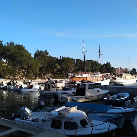 Seaside In With Barbecue Apartment *