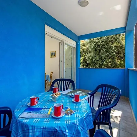 Seaside In With Barbecue *