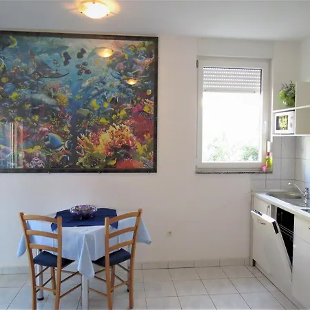 Apartment Seaside In With Barbecue *