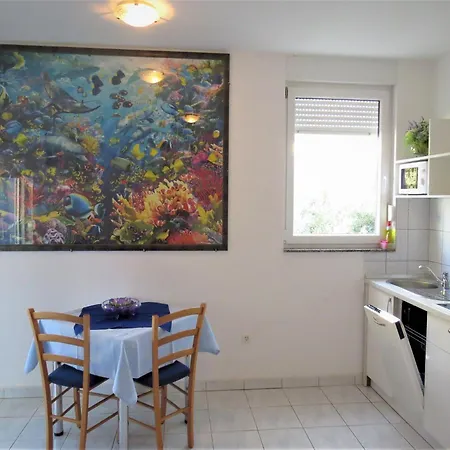 Apartman Seaside In With Barbecue *