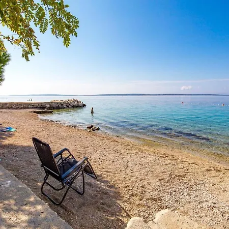 Seaside In With Barbecue *