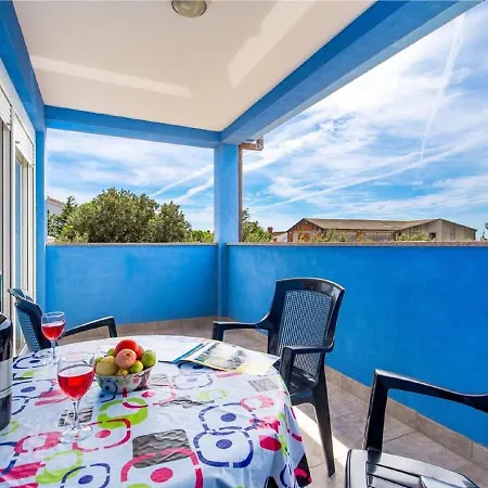 Seaside In With Barbecue Mandre
