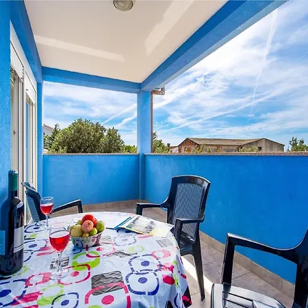 Апартаменты Seaside In With Barbecue Мандре