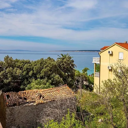 Seaside In With Barbecue Apartment Mandre